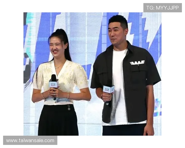 张常宁到场 同曦吴冠希罚球失准 张常宁到场 同曦吴冠希罚球失准